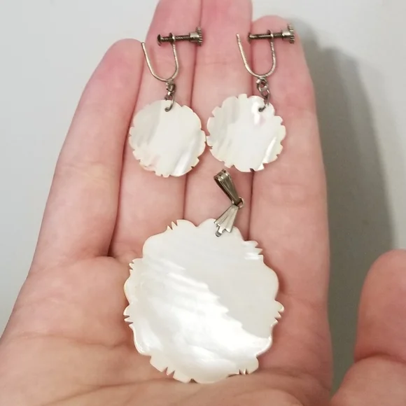 Beauties: vtg mother of pearl earrings & pendant, VGUC - Picture 8 of 11